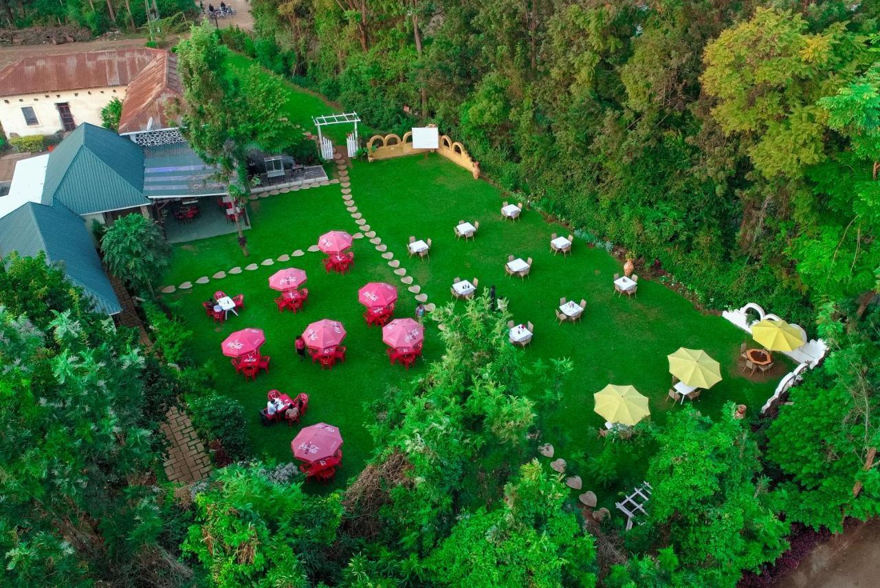 Shose Farmhouse Chalets & Campsite 모시 외부 사진